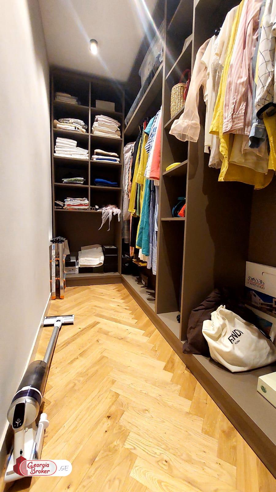 nearly repaired 2-room apartment for sale